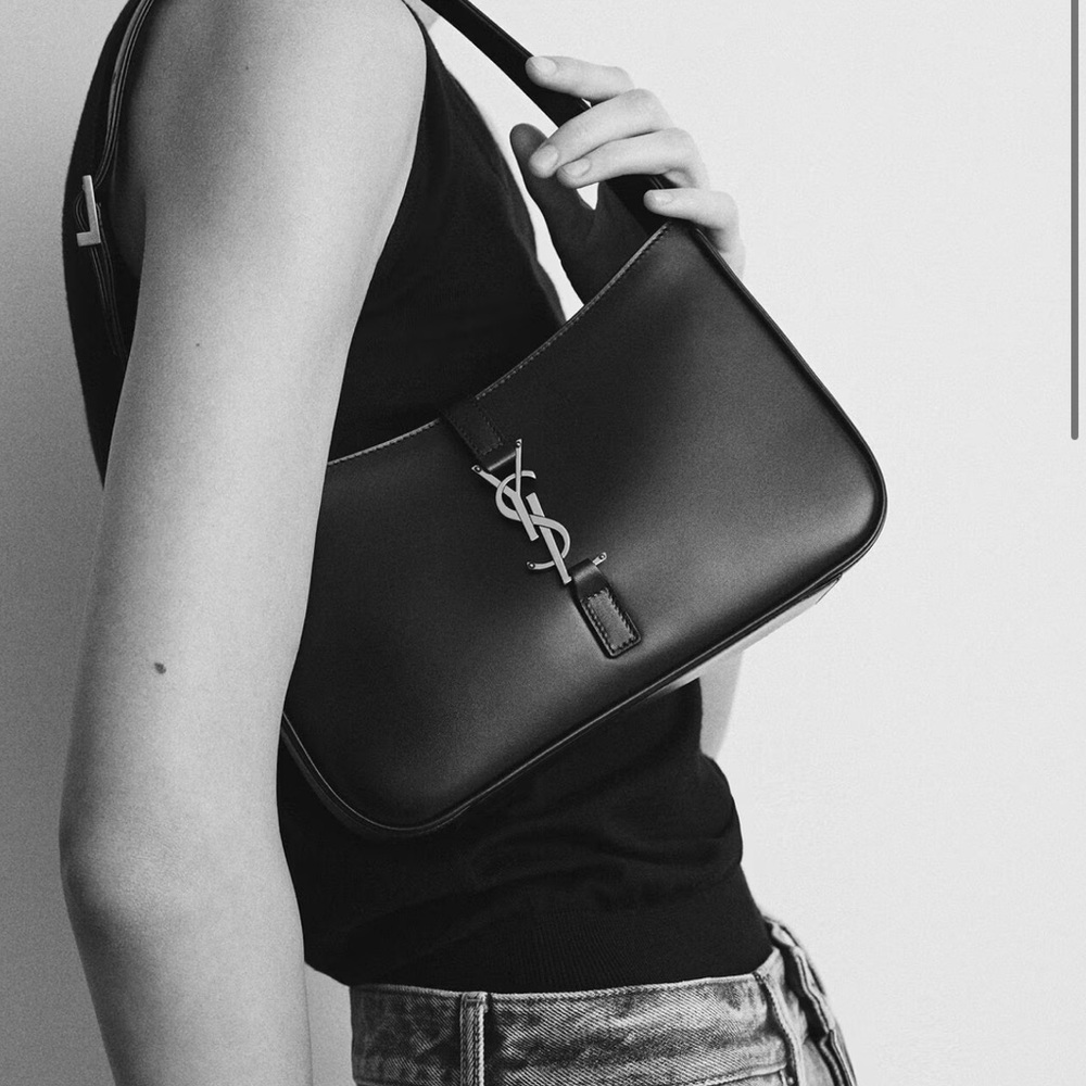 Yves Saint Laurent Classic Black Shoulder Bag